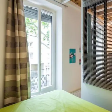 Charming Studio Near Part-dieu Apartment